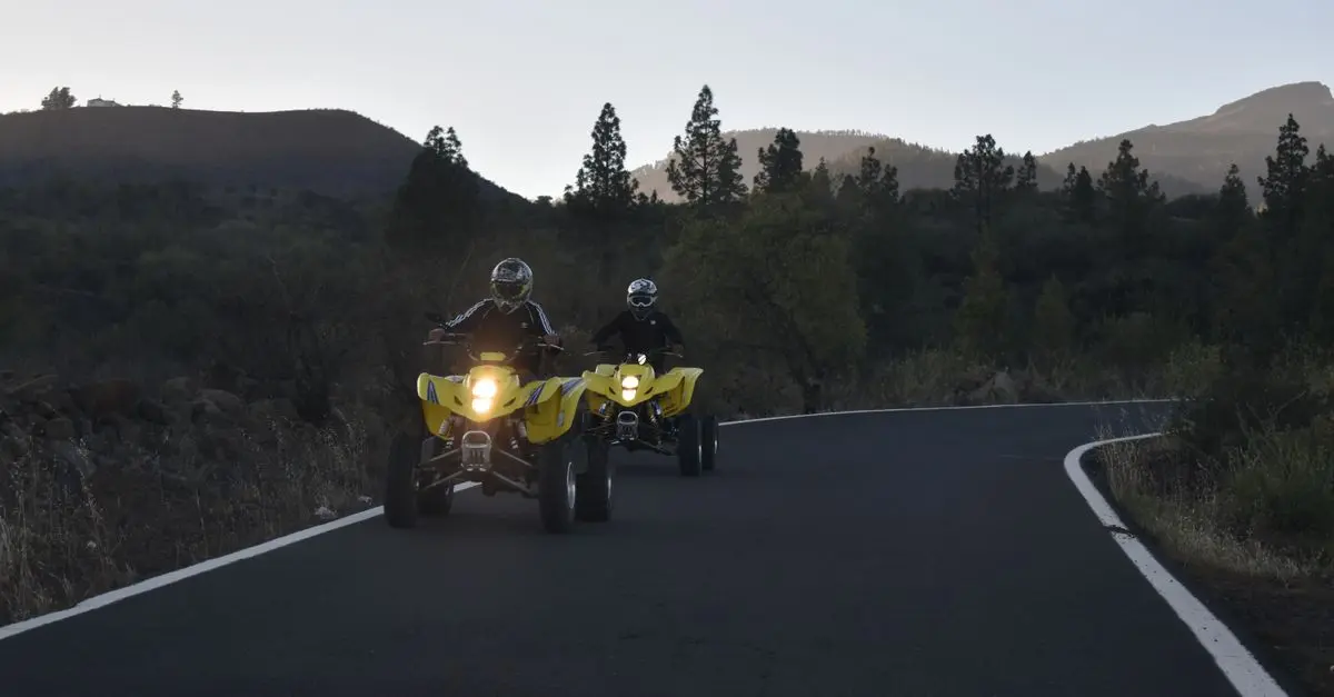 Comparatif : randonnée pédestre vs randonnée en quad
