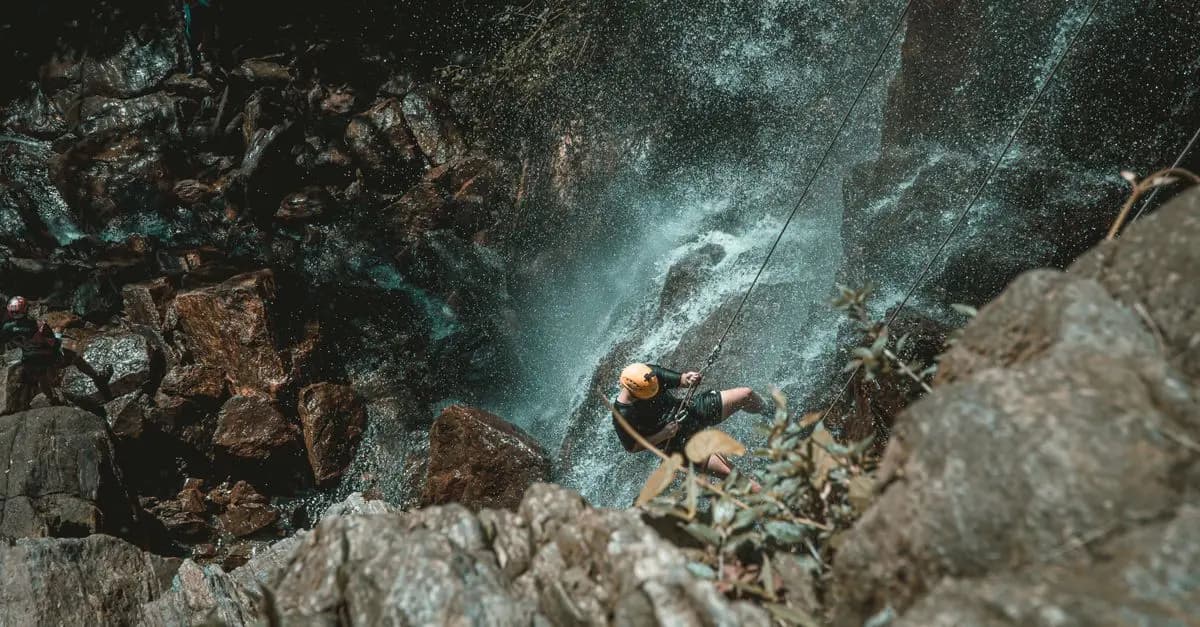 Les meilleures expériences de canyoning à travers le monde